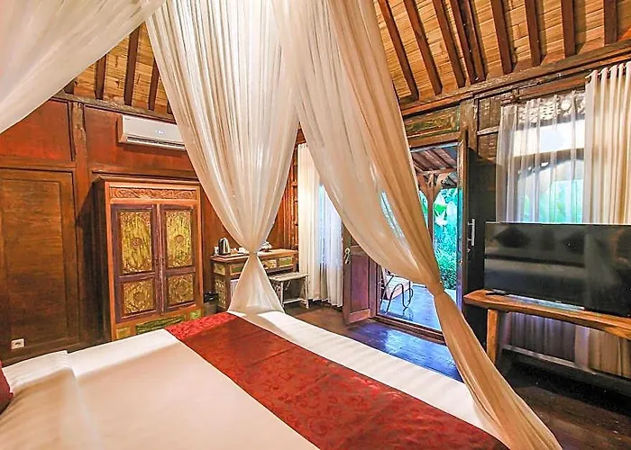 Sacred River Retreat And 4*